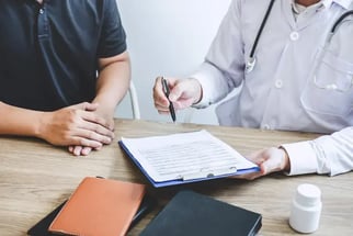 Cómo documentar la negativa de tratamiento y el alta voluntaria