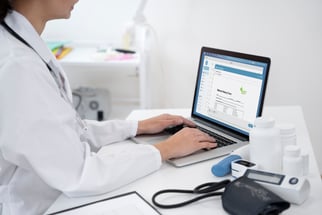 Software médico en Colombia: qué es, características clave y cómo elegir el mejor para tu consultorio