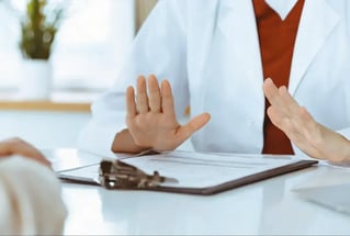 Cómo responder a una queja o reclamación sanitaria: pasos prácticos