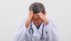 La pandemia silenciosa: bienestar mental en profesionales de la salud