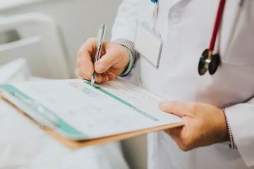 Protege tu práctica médica: diferencias claves entre la póliza RC y Fepasde